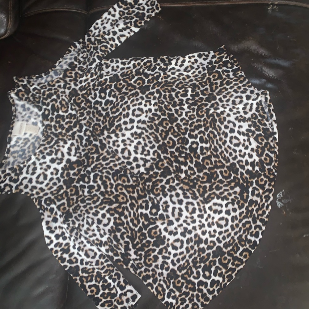 Chicos cheetah print 3/4 sleeve top size small 00